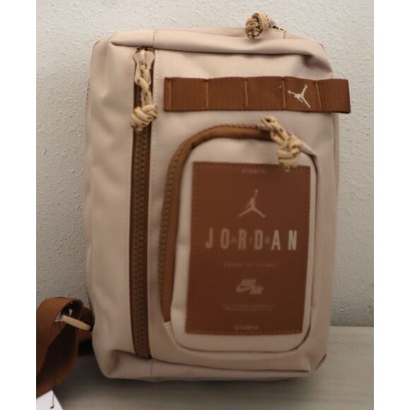 Air Jordan MA0839-X0L Unisex O/S Brown Hesi Crossbody Bag (3L) Sling Bag - Picture 3 of 8